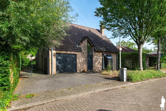 Huis te koop in Edegem – 1/10