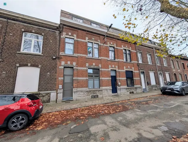 Huis te koop in Monceau-Sur-Sambre – 1/10
