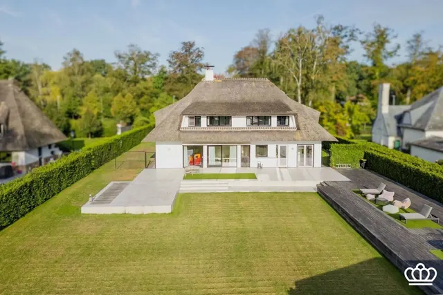 Villa à vendre à Brasschaat – 1/10