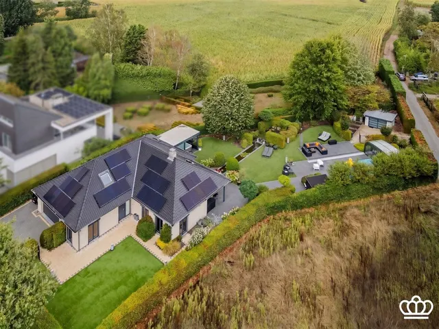Villa à vendre à Essen – 1/10