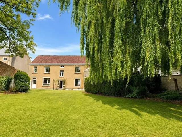 Huis te koop in Frasnes-Lez-Gosselies – 1/10