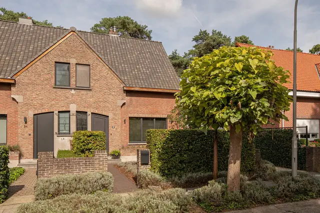 Huis te koop in Brasschaat – 1/10