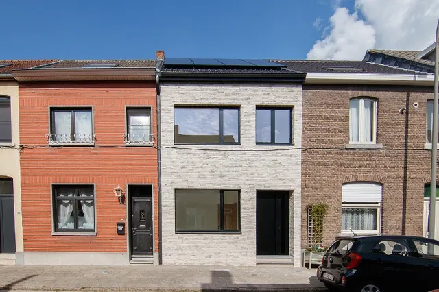 Rijwoning te koop in Hasselt – 1/10