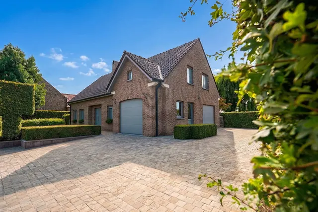 Villa te koop in Roeselare – 1/10