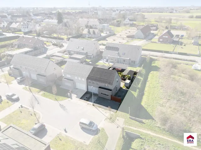 Huis te koop in Oostrozebeke – 1/10