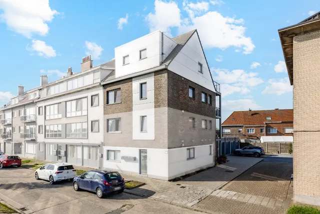 Appartement te koop in Zelzate – 1/10