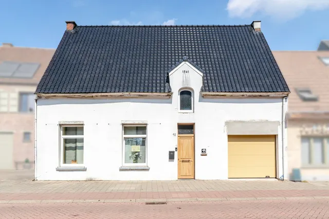 Huis te koop in Hemiksem – 1/10