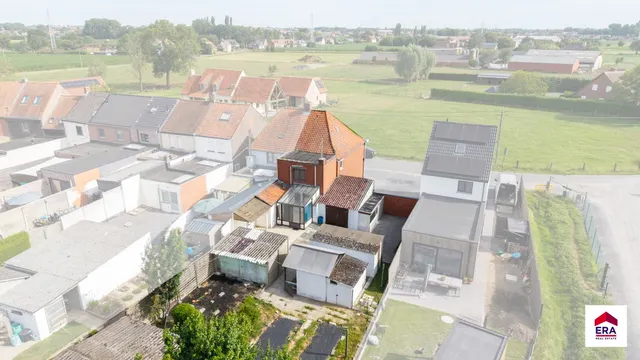 Huis te koop in Oostrozebeke – 1/10