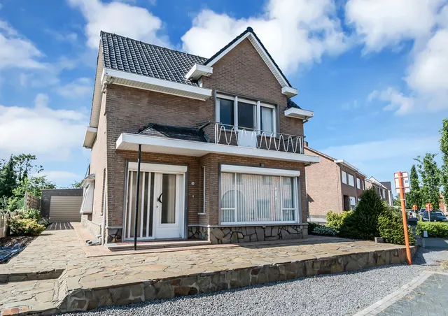 Huis te koop in Veerle – 1/10