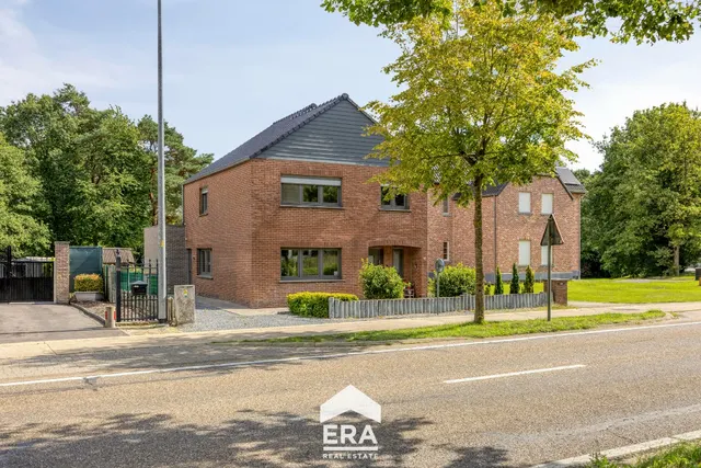 Huis te koop in Oudsbergen – 1/10