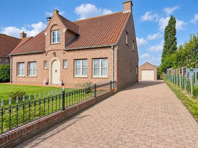 Huis te koop in Zedelgem – 1/10