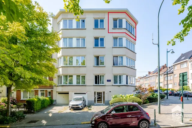 Appartement te koop in Laeken – 1/10