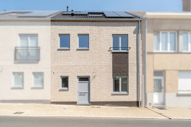House for sale in Halle – 1/10