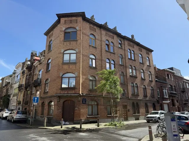Appartement te koop in Schaerbeek – 1/10
