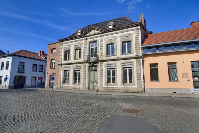 Herenhuis te koop in Doornik – 1/10