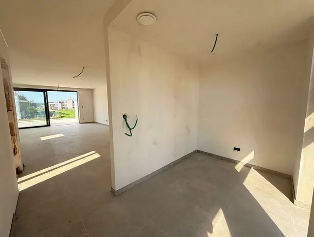Appartement te koop in Maaseik – 1/10