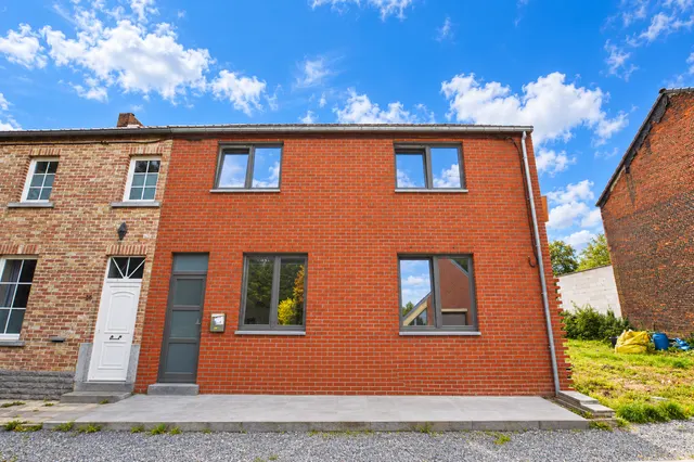 Maison unifamiliale te koop in Courcelles – 1/9