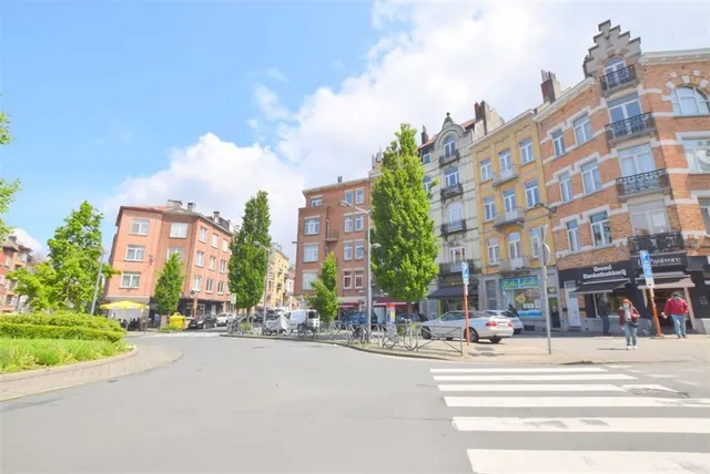 Appartement te huur in Schaerbeek – 1/10
