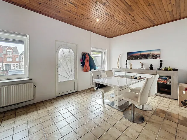 Huis te koop in Trazegnies – 1/10