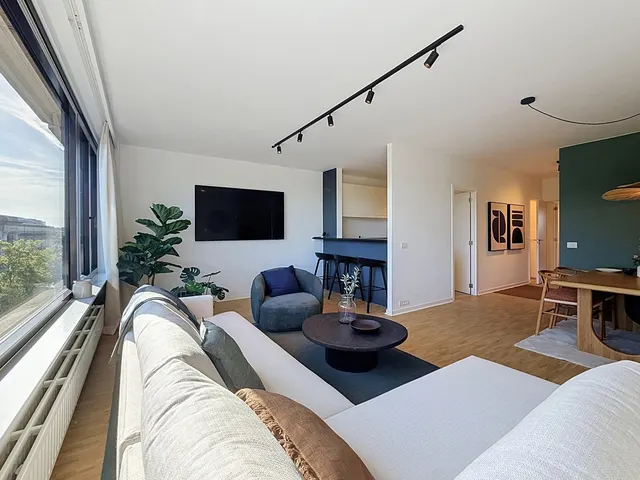 Appartement te koop in Etterbeek – 1/10