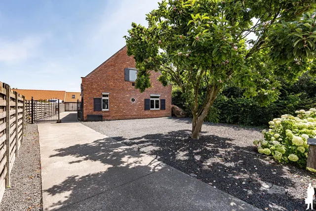 Huis te koop in Hoogstraten – 1/10