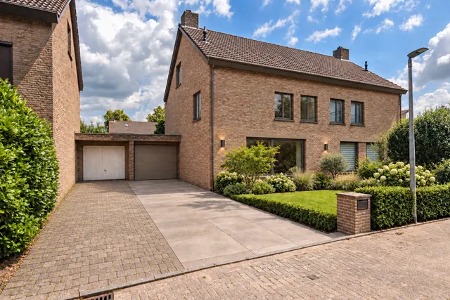 Huis te koop in Baarle-Hertog – 1/10