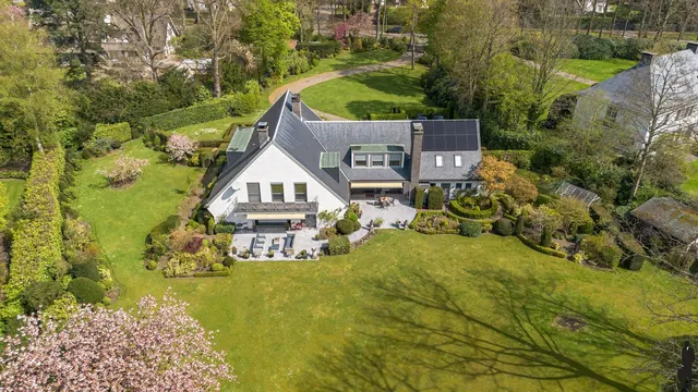Huis à vendre à Brasschaat – 1/10