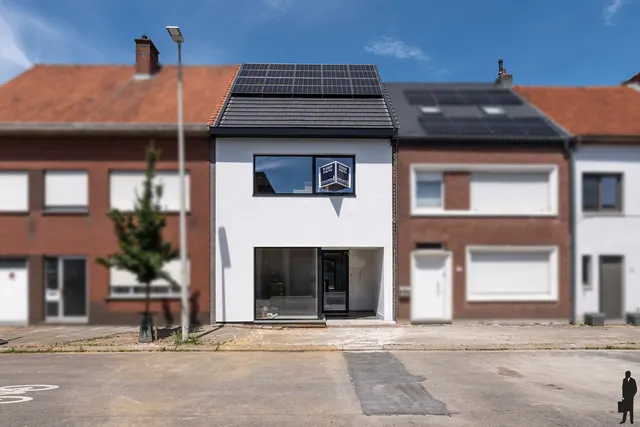 Huis te koop in Wijnegem – 1/10