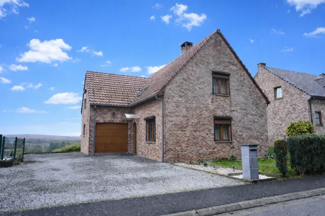 Villa for sale in Châtelet – 1/10