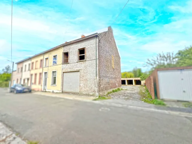 House for sale in Mons Ghlin – 1/2