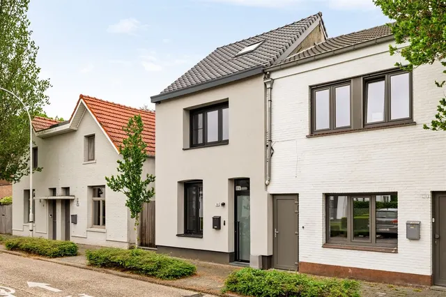 Huis te koop in Brasschaat – 1/10