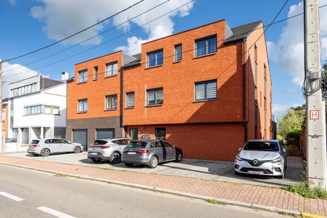 Appartement te koop in Manage – 1/10