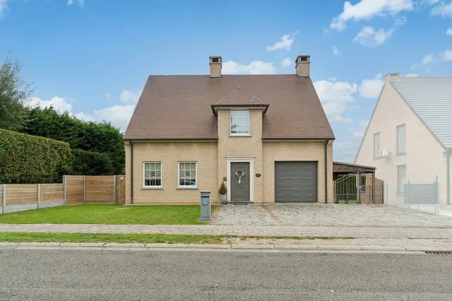 Villa te koop in Roosdaal – 1/10
