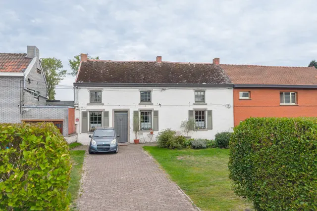 Huis te koop in Courcelles – 1/10