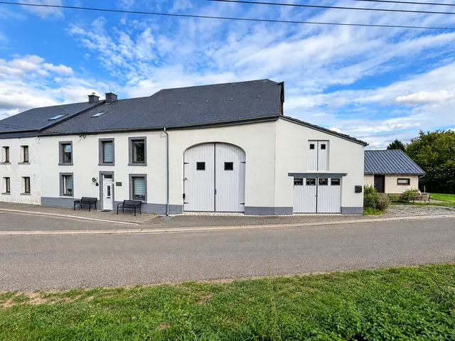 Huis te koop in Bertogne – 1/10