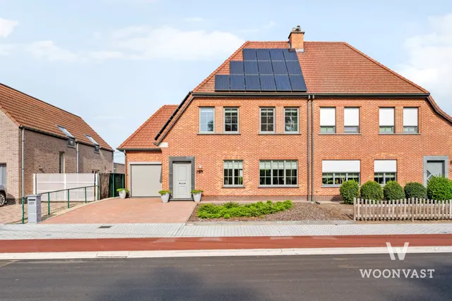Huis te koop in Waasmunster – 1/10