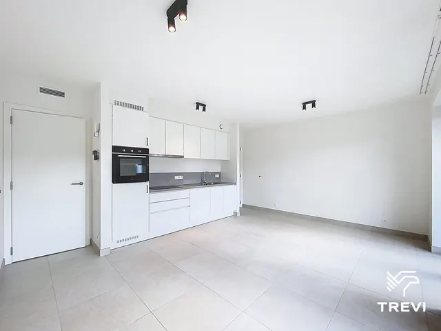 Studio te huur in Schaerbeek – 1/10