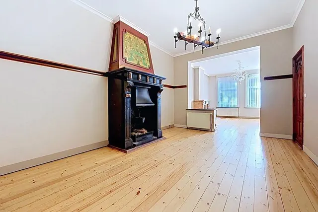 Appartement te koop in Schaerbeek – 1/8