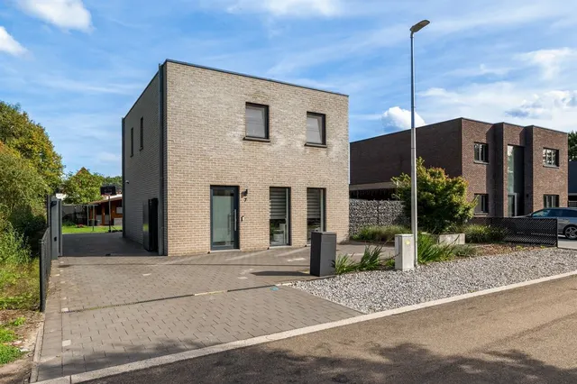Huis te koop in Lommel – 1/10