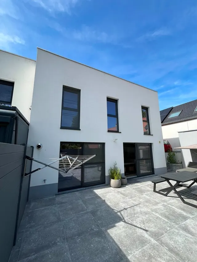 Huis te koop in Genly – 1/10