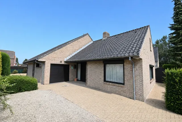 Villa à vendre à Sijsele – 1/10