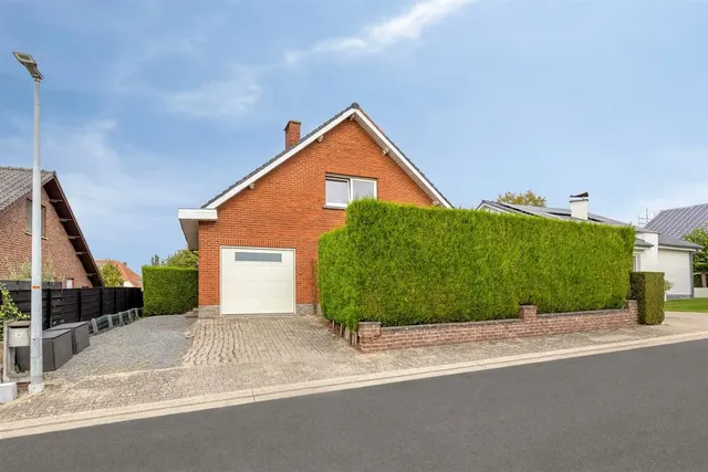 House for sale in Buizingen – 1/10