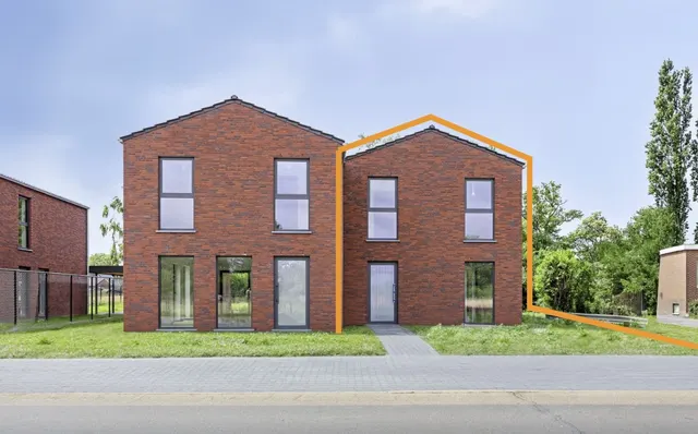 Woning te koop in Maasmechelen – 1/10