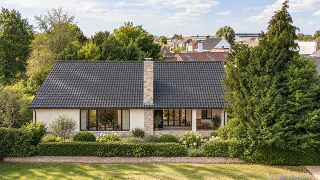 Villa te koop in Wielsbeke – 1/10