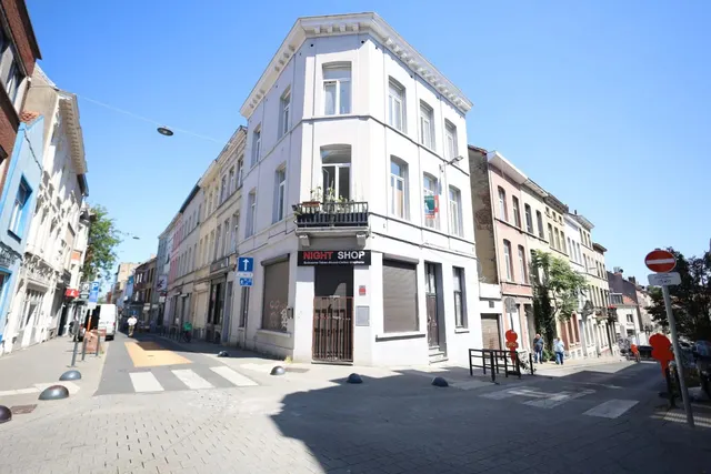 Appartement te koop in Schaerbeek – 1/9
