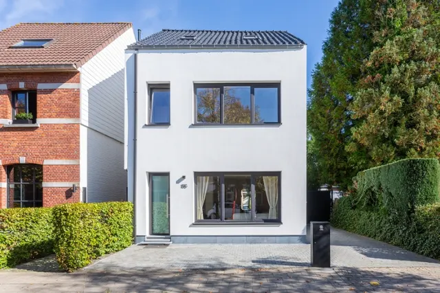 Woning te koop in Brasschaat – 1/10