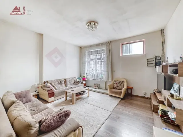 Huis te koop in Monceau-sur-Sambre – 1/9