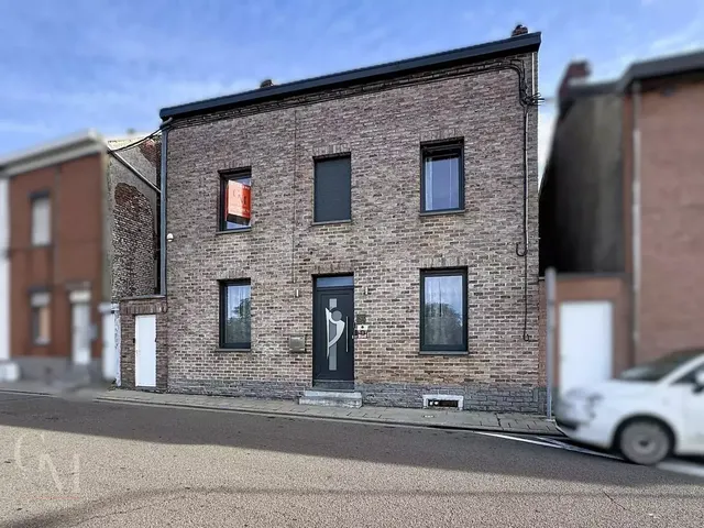 Huis te koop in Chapelle-lez-Herlaimont – 1/10