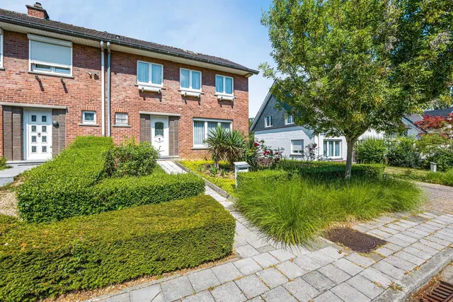 House for sale in Halle – 1/10
