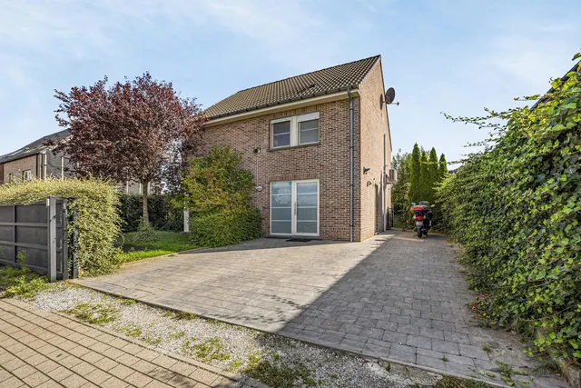 Villa à vendre à Sint-Pieters-Leeuw – 1/10